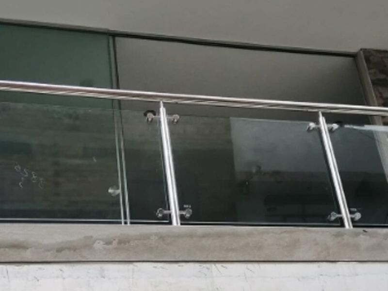 balcon con vidrio y aluminio - Vidrieria y aluminio jjc | Construex