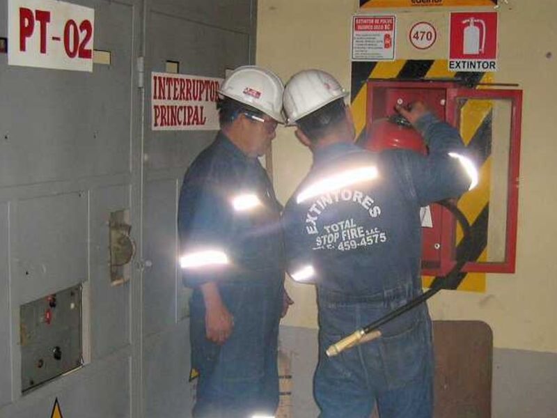 Inspección de extintores en Lima - Total Stop Fire S.A.C | Construex