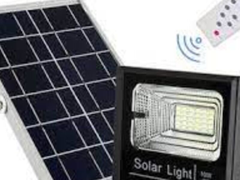 REFLECTOR LED SOLAR 300W SWIFT Piura - Oro Negro Ferretería | Construex