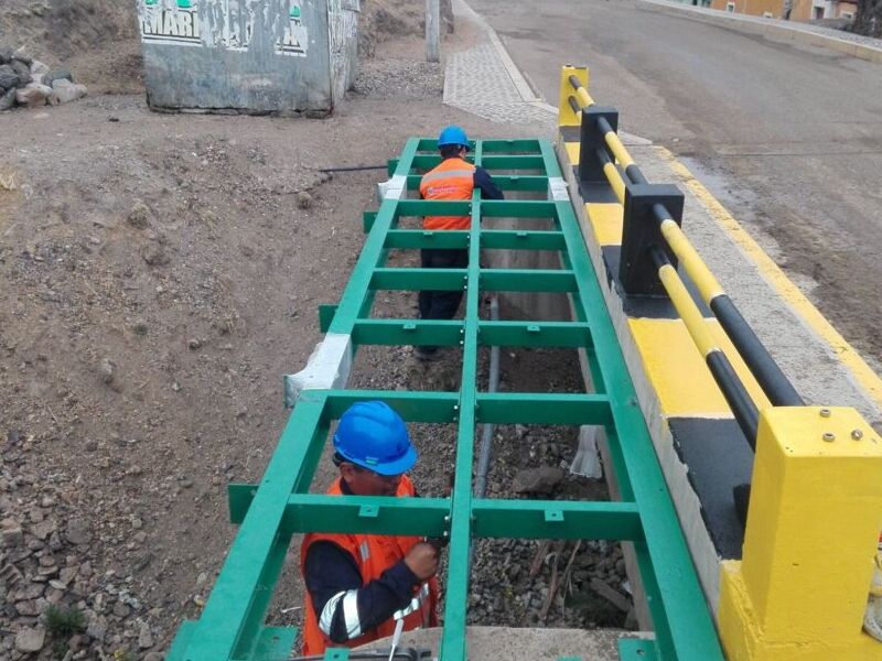 Montaje puente peatonal en Lima - HT Proserman Ingenieros | Construex
