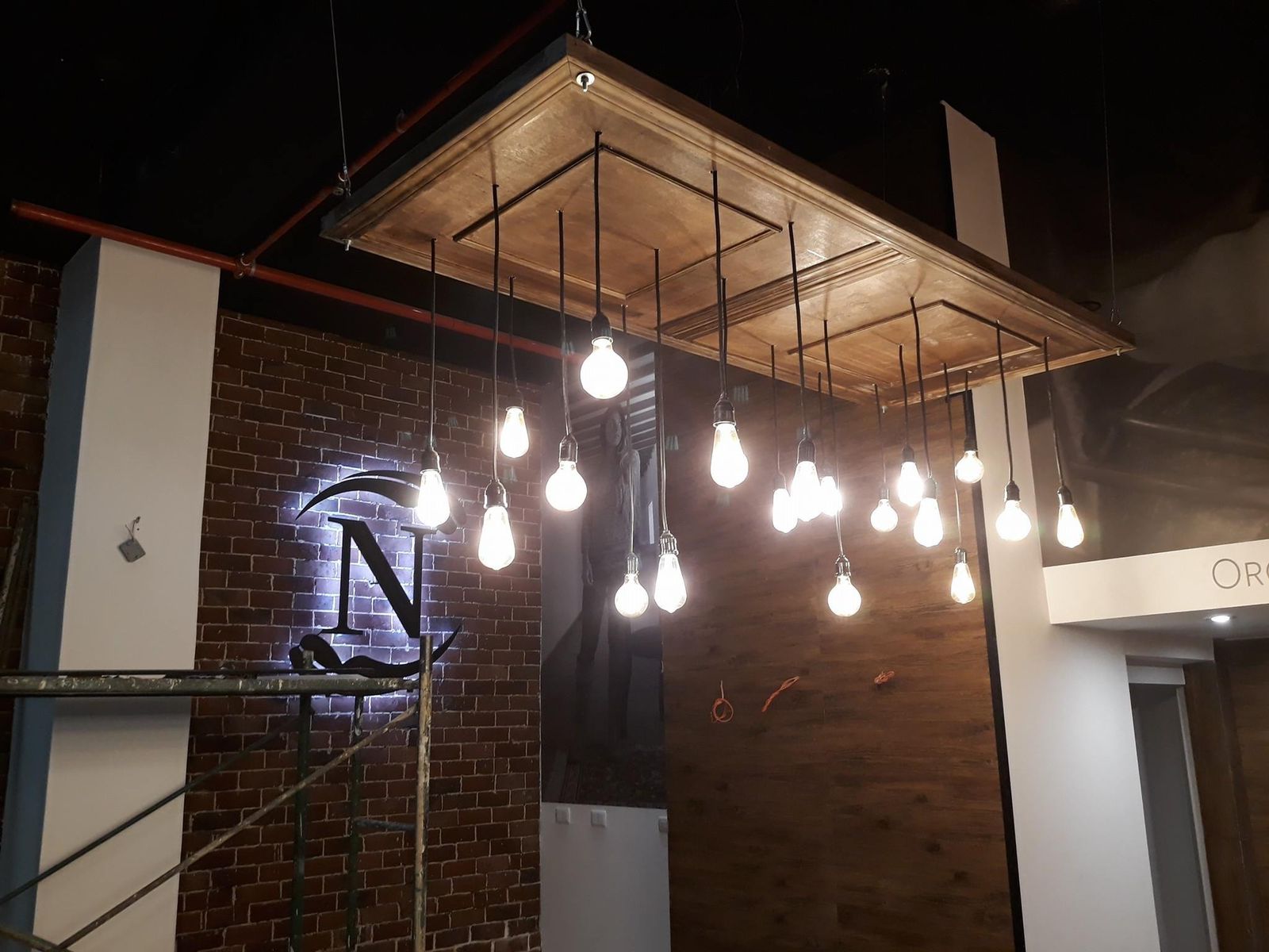 INSTALACIÓN DE LUMINARIAS EN LIMA HUAYRURO HOMES Construex