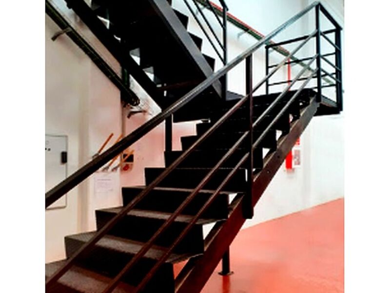 Escaleras Metalicas Perú - Carpintería Metálica Alet | Construex