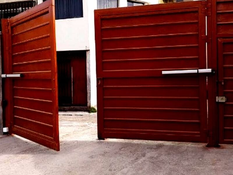 Puertas Batientes Perú - Corporación Alumglas Llaxa | Construex